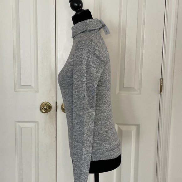 Long-sleeve turtleneck shirt from Forever 21 - Picture 3 of 10